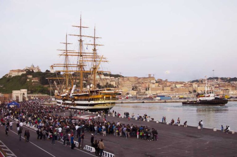 La Nave Amerigo Vespucci da domani ad Ancona presso il Molo Clementino