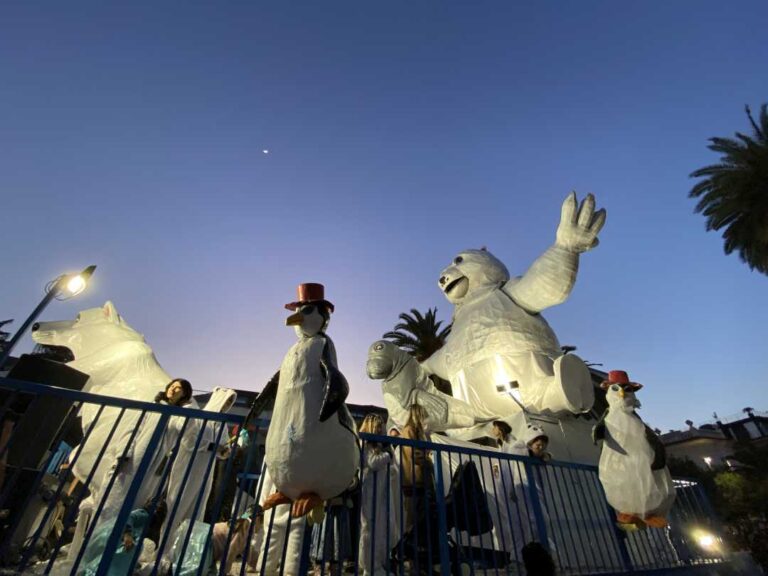 Carnevale Sambenedettese, sfilano Carri allegorici e gruppi mascherati in Centro