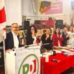 acclamazione-assemblea-PD-Marche