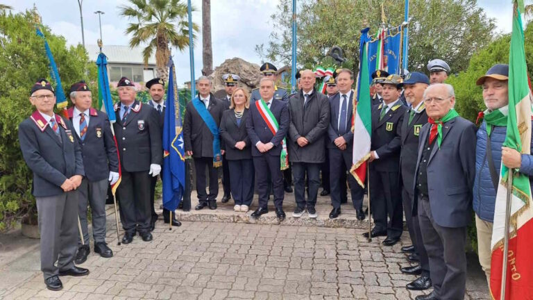 è l’80ª Festa della Liberazione, corone d’alloro per ricordare i caduti