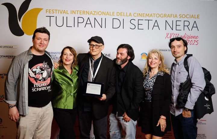 LE ALI INVISIBILI PREMIATO AL FESTIVAL “TULIPANI DI SETA NERA”, TARGATO RAI CINEMA