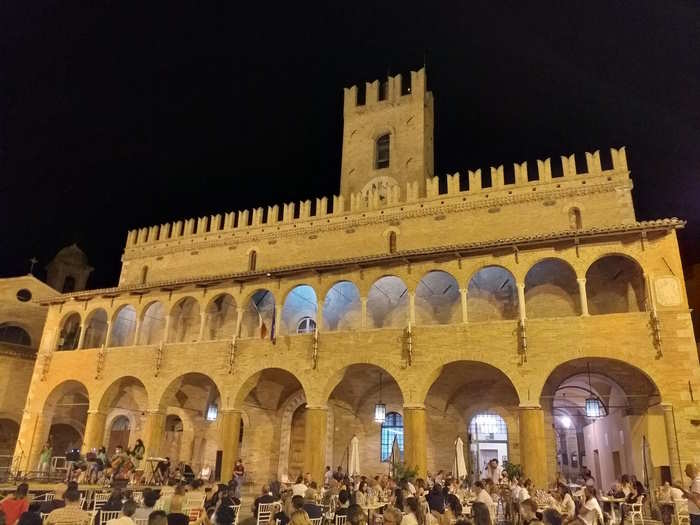 Borghi da vivere: la Regione Marche lancia un bando da 7 milioni per il rilancio turistico delle aree interne