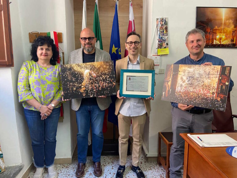 Ripatransone omaggia Luca Cameli: il Cavallo di Fuoco alla mostra internazionale di Trieste