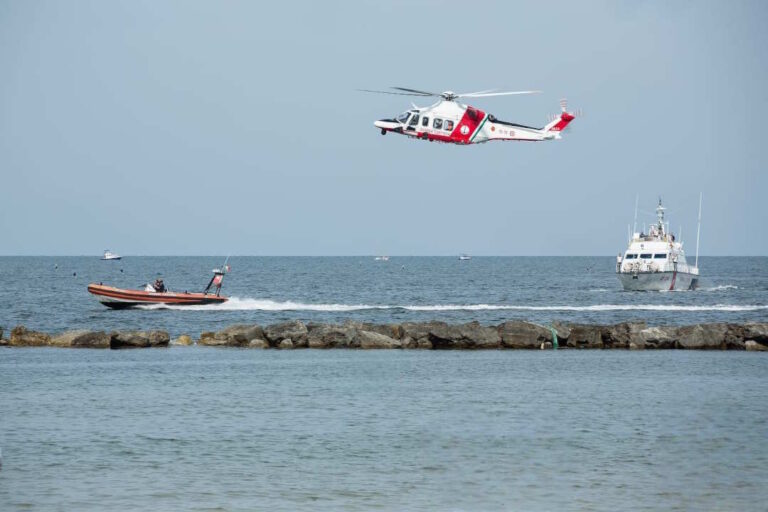 Operazione “Mare e Laghi Sicuri 2025”: la Guardia Costiera scende in campo per la tua estate