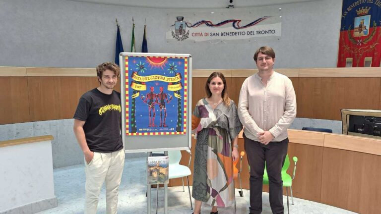 IL CINEMA PIRATA SBARCA ALLA PALAZZINA AZZURRA