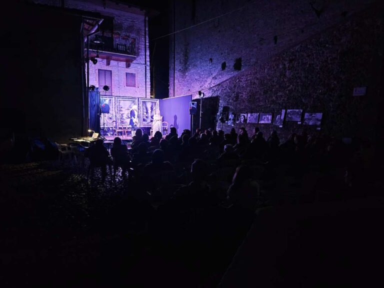 LA COMPAGNIA ARTEMIDE STRAPPA APPLAUSI E PREMI A COLLALTO SABINO