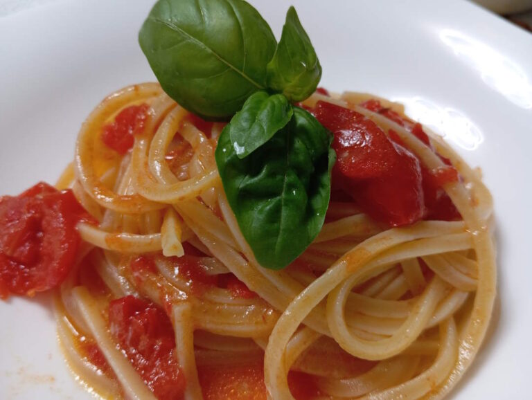 Uno dei simboli della nostra identità gastronomica: il pomodoro