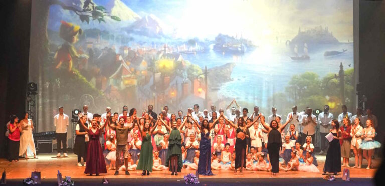 Pinocchio incanta il PalaRiviera: trionfo per la Danzarte Cris Academy