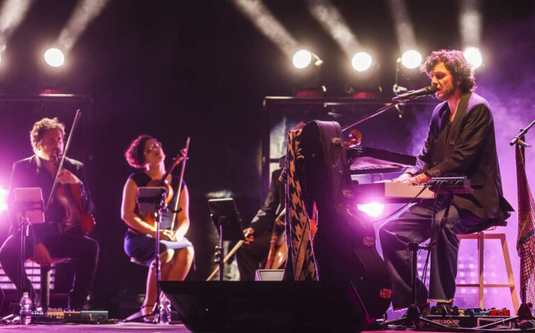 Ermal Meta incanta Lunaria