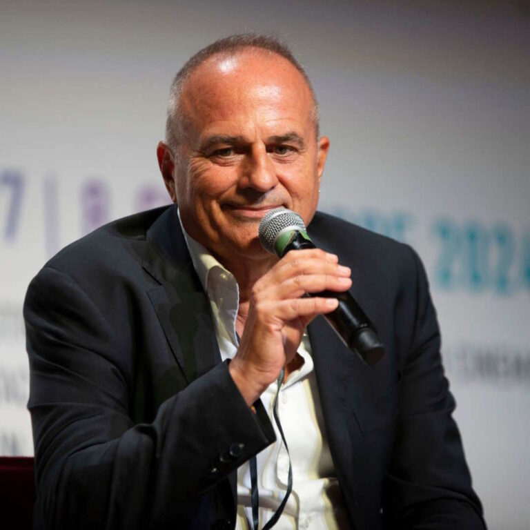 CABARETAMOREMIO! Marco Santin riceve l’Arancia d’Oro e lancia un appello per Gaza