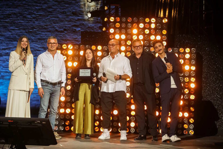 MUSICULTURA: LA CASA IN RIVA AL MARE