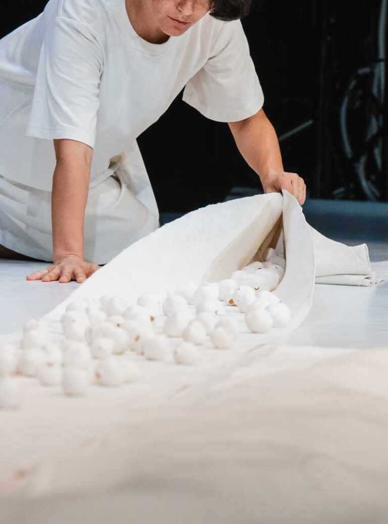 HangArtFest porta in scena un viaggio tra arte e universo