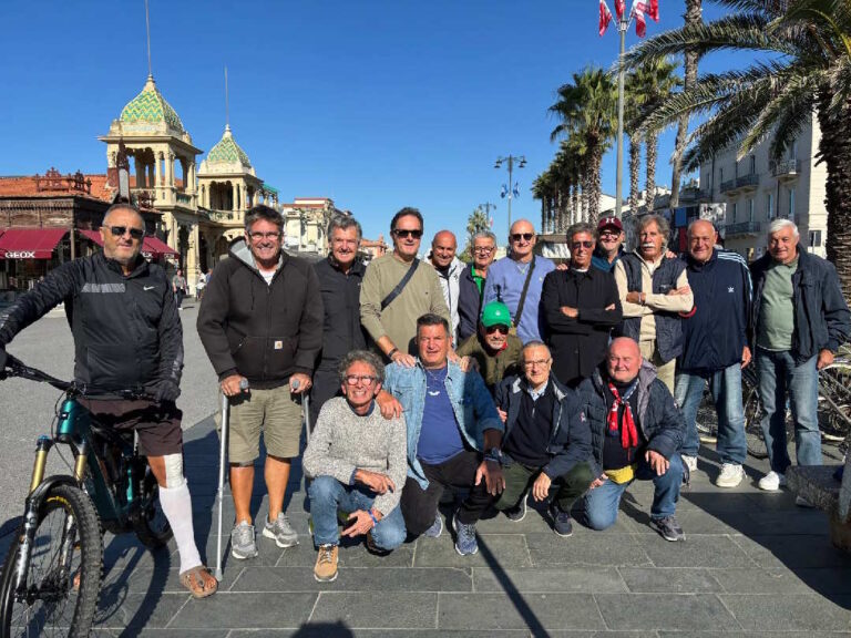 Carrambata rossoblu a Viareggio