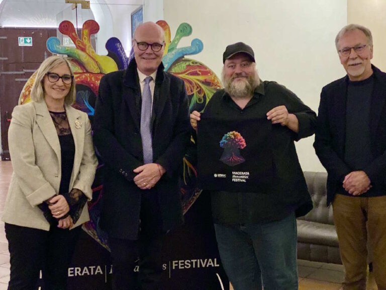 Macerata Humanities Festival la forza del dialogo conquista pubblico e stampa