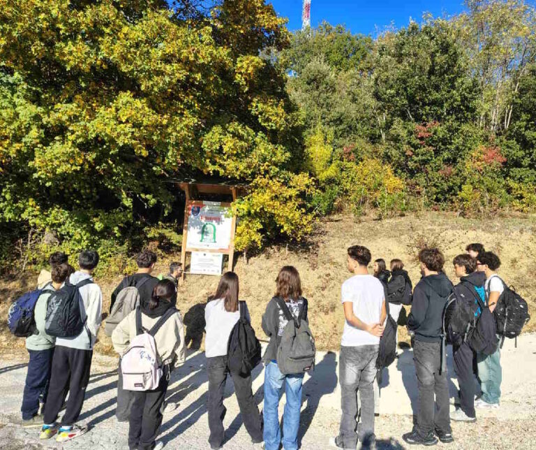 Orientamento e scienza sul campo: gli studenti del Liceo Scientifico di Civitanova Marche in visita alle strutture UniCam