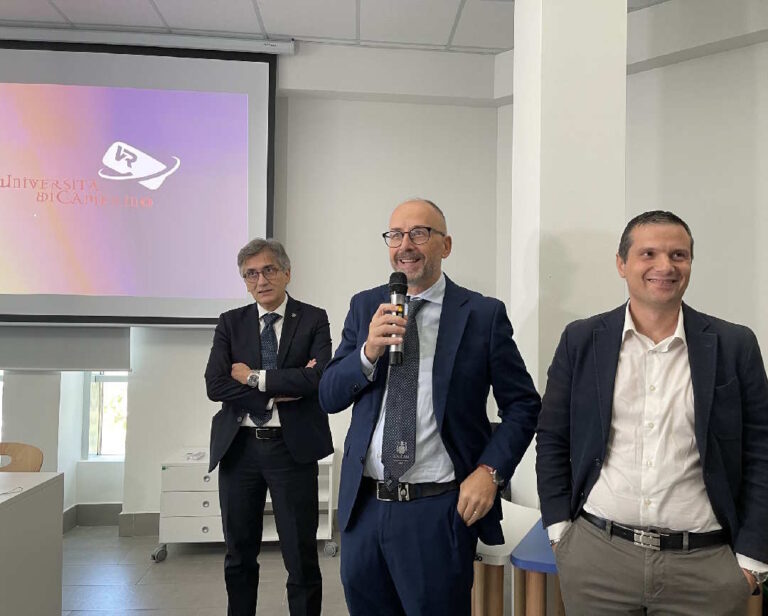 UniCam – “Presentato il Laboratorio immersivo di Chimica”