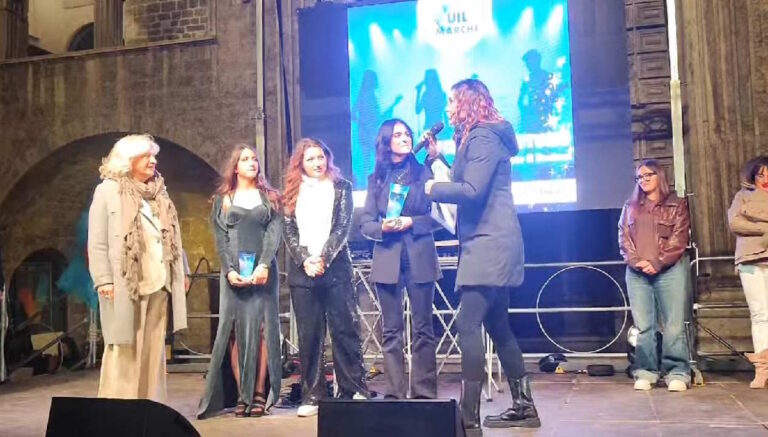 Voci al Futuro: Camilla e Sofia vincono il contest musicale della Uil Marche