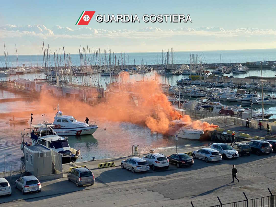 Esercitazione-antincendio-guardia-costiera