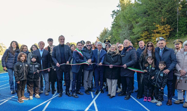 Ascoli, inaugurata la nuova pista di atletica leggera alla presenza del Ministro dello Sport Andrea Abodi