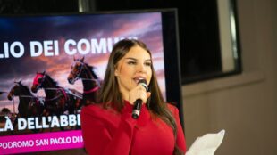 UN GRANDE GALÀ PER IL PALIO DEI COMUNI 2025: TRA PASSIONE, CAVALLI D’ÉLITE E GEMELLAGGI