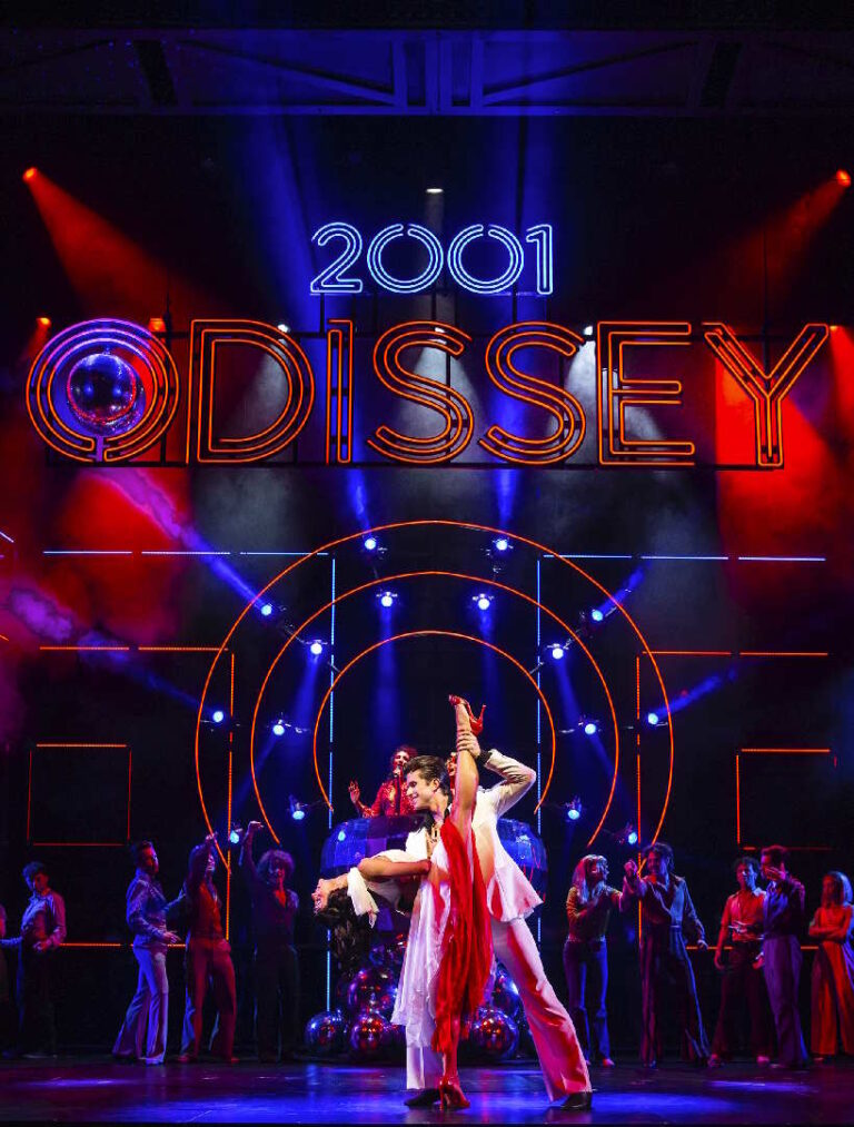 La Febbre del Sabato Sera accende i teatri delle Marche