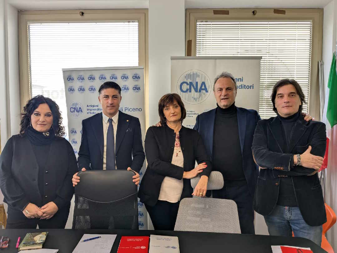 Barbara-Tomassini-Francesco-Balloni-Arianna-Trillini-Nico-Stallone-e-Antonio-Scipioni-durante-la-conferenza-stampa-di-fine-anno