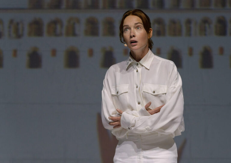 MACERATA, SABATO 10 E DOMENICA 11 GENNAIO AL TEATRO LAURO ROSSI CRISTIANA CAPOTONDI IN “LA VITTORIA È LA BALIA DEI VINTI”