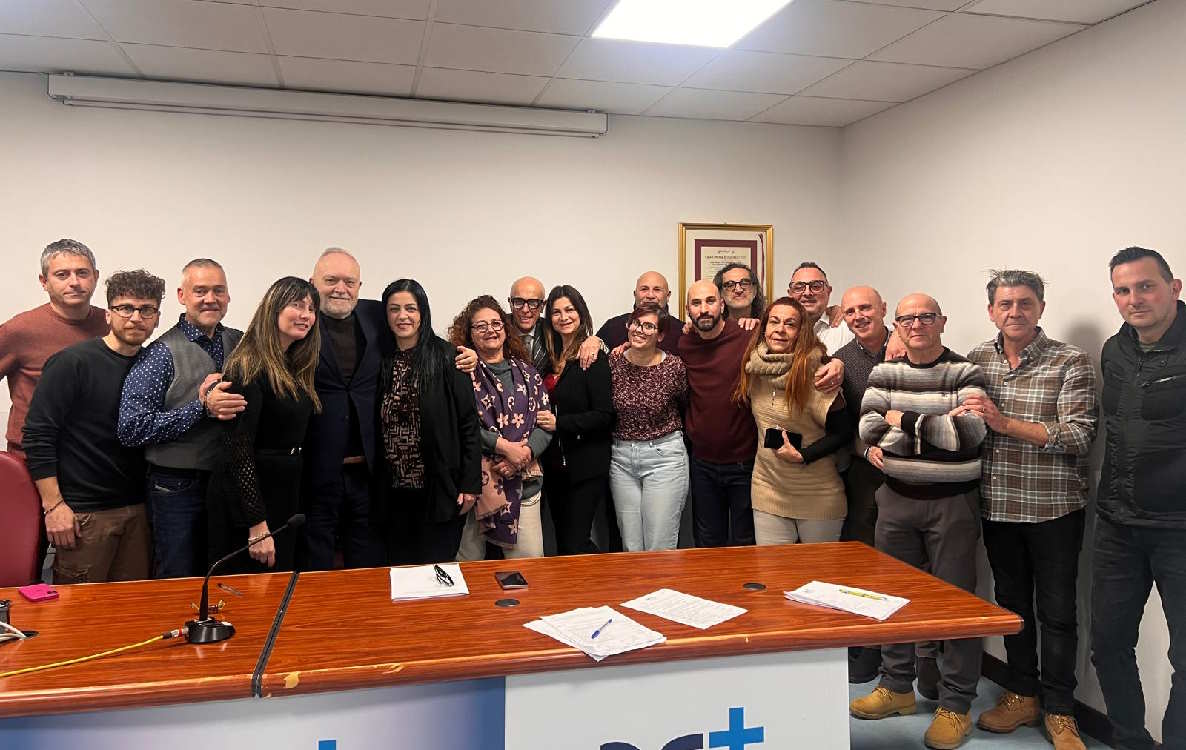 PHOTO-2025-12-23-17-23-04