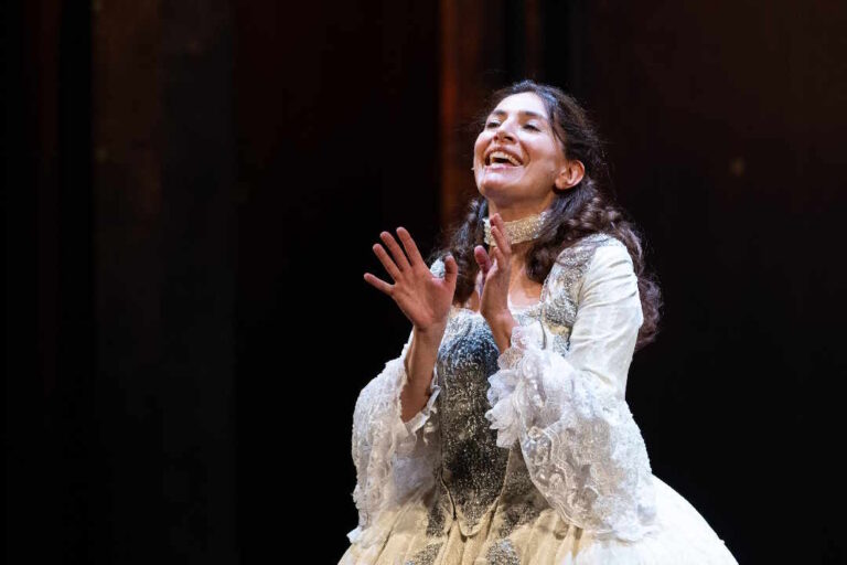 CATERINA MURINO È LA VEDOVA SCALTRA ALLE MUSE