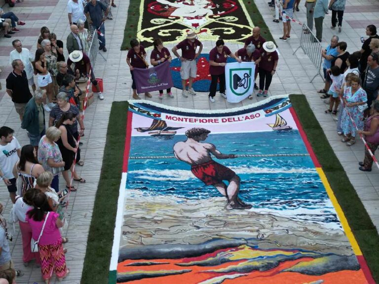 L’Associazione Infiorata di Montefiore dell’Aso rappresenterà l’Italia al World Rangoli Flower Carpet Festival di Singapore