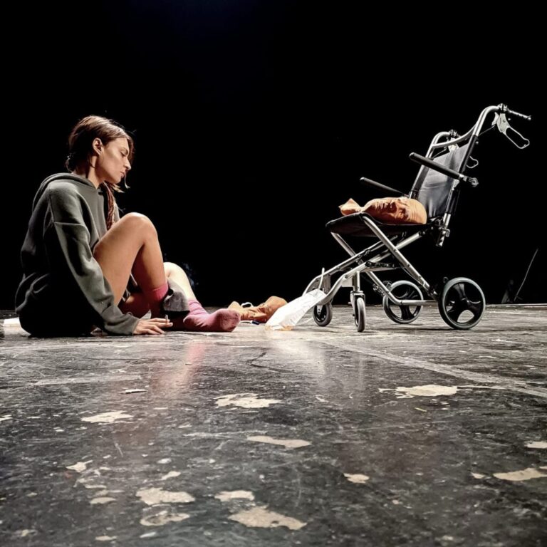 TEATROLTRE, A PESARO MERCOLEDÌ 28 GENNAIO “LA CARA DEI VECCHI” DELLA COMPAGNIA PROGETTO NICHEL