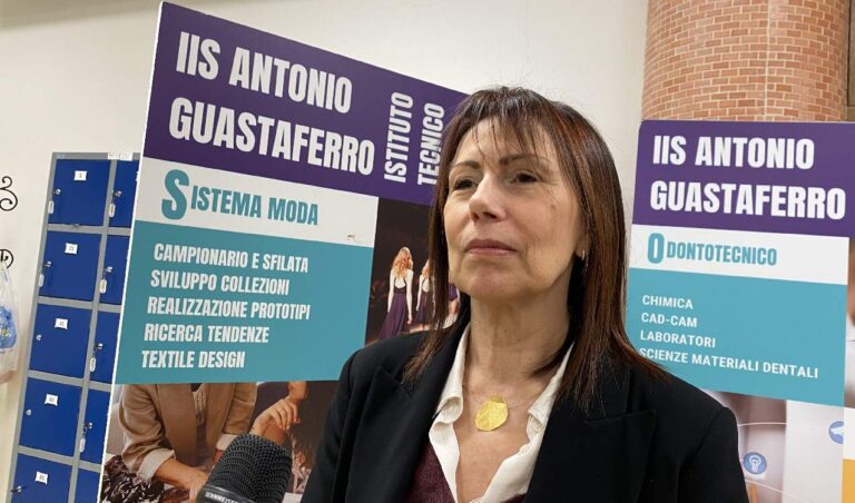 Iis Guastaferro, open day di successo: si conferma il modello scuola-laboratorio