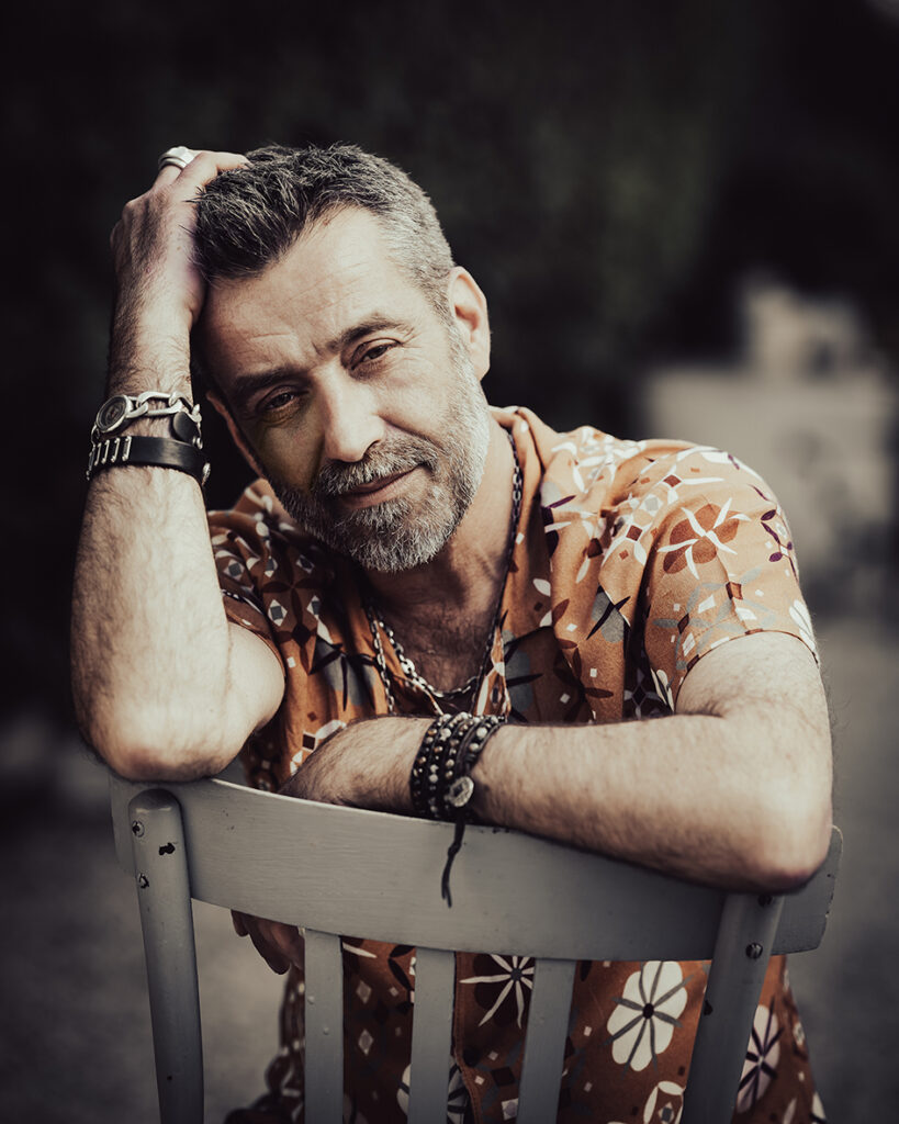 Daniele-Silvestri-foto-di-Albert-DAndrea-819x1024-1