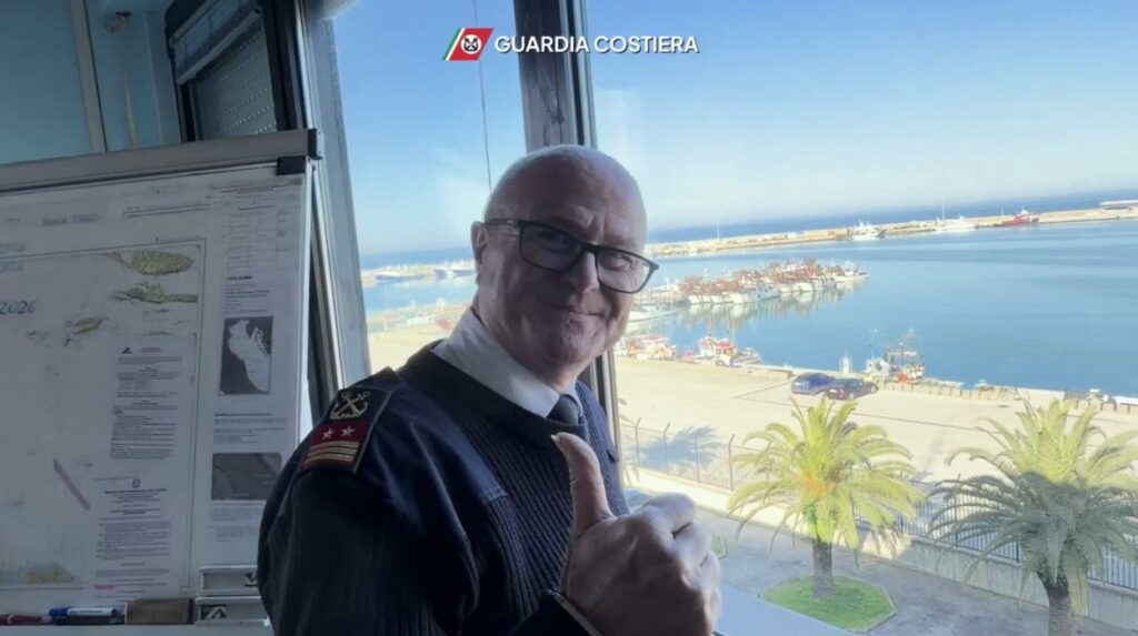 Giovanni Minonne lascia la Guardia Costiera dopo 44 anni di servizio