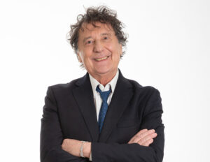 RISATE E COLPI DI SCENA AL TEATRO PERSIANI DI RECANATI MARTEDÌ 24 MARZO ENZO IACCHETTI PORTA IN SCENA “BUONGIORNO, MINISTRO!”, COMMEDIA ESPLOSIVA TRA SCANDALI, AMORE E FOLLIA