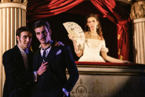 SABATO 11 APRILE DOPPIO APPUNTAMENTO PER “TEATRI D’AUTORE”: A GRADARA “LA COSTRUZIONE DI UN AMORE” RACCONTO MUSICALE DEDICATO A MIA MARTINI E IVANO FOSSATI E A URBANIA “LA SIGNORA DELLE CAMELIE” DIRETTA DA GIOVANNI ORTOLEVA