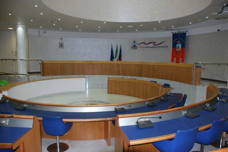 sala-consiliare-1024x685-1