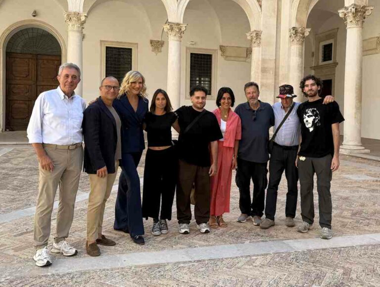 Bettini-Agostini-Stefanenko-Volponi-e-il-cast-de-Il-Furto-di-Urbino
