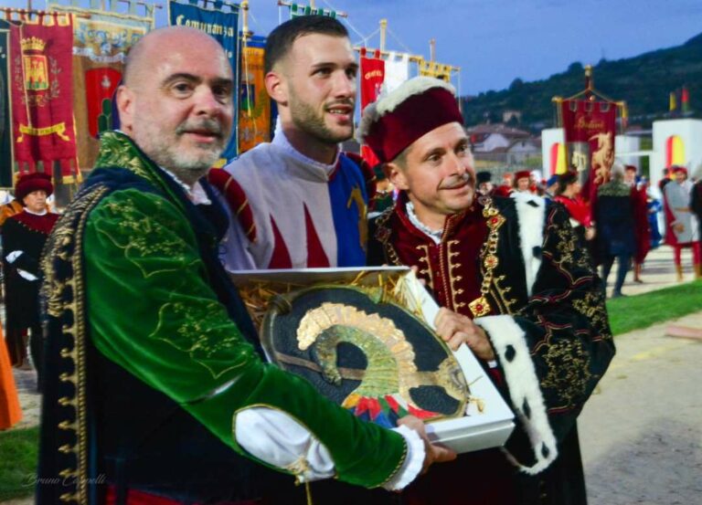La-consegna-del-premio-Orlini-a-Lorenzo-Melosso-foto-di-Bruno-Cappelli