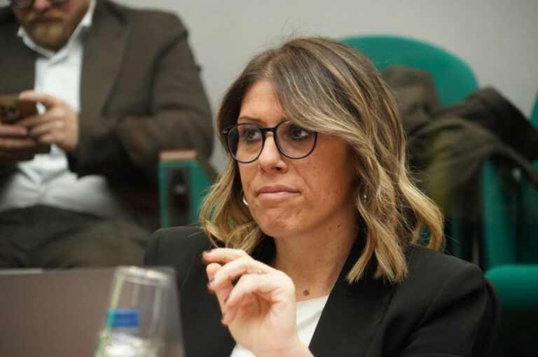 Silvia-Luconi-consiglio-foto